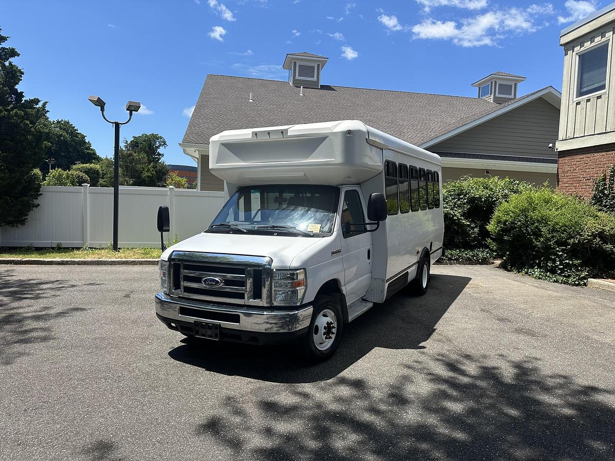 Refurbished 2017 Ford E-450