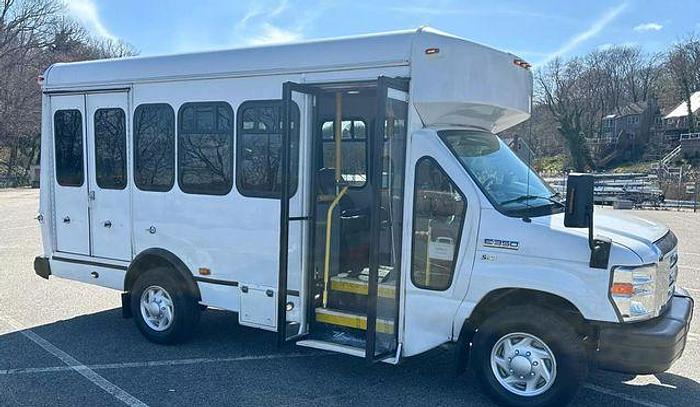 Refurbished 2013 Ford E-350 Non CDL 6/2 Wheelchair Shuttle Bus