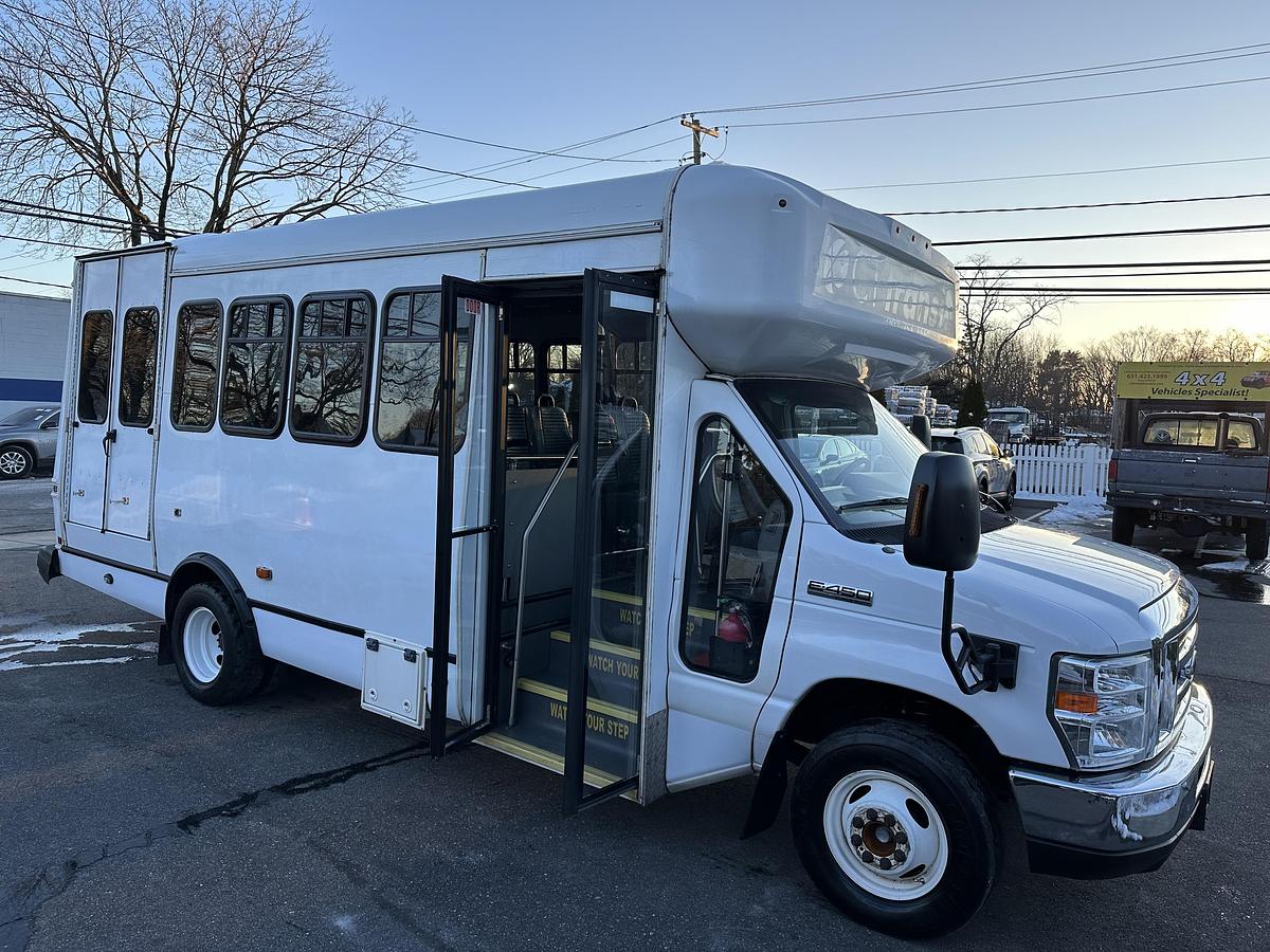 Refurbished 2017 Ford E-450