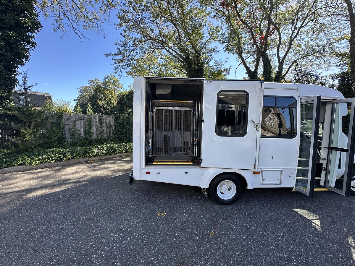 Refurbished 2016 Ford E-350 Non CDL Wheelchair Shuttle Bus