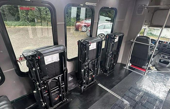 Refurbished 2021 Ford E-350 Non CDL 13/1 Wheelchair Shuttle Bus W/LUGGAGE