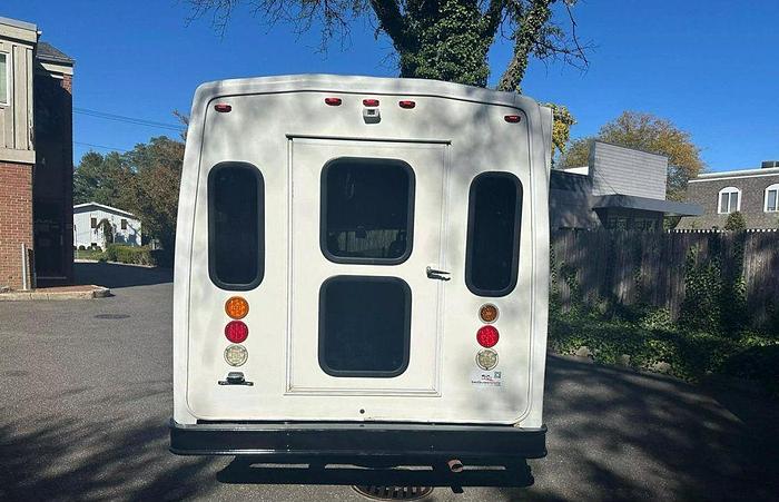 Used 2015 Ford E-350 Non CDL 8/4 Wheelchair Shuttle Bus