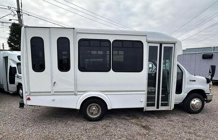 Refurbished 2015 Ford E-350 Non CDL 8/4 Wheelchair Shuttle Bus