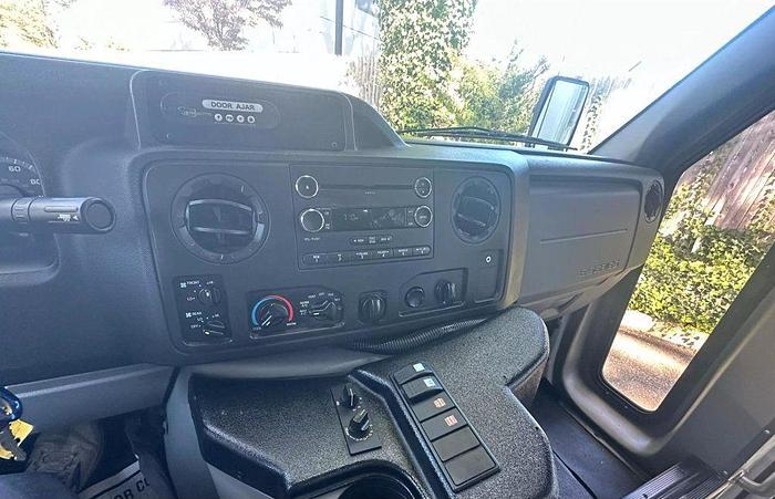 Used 2015 Ford E-350 Non CDL 8/4 Wheelchair Shuttle Bus