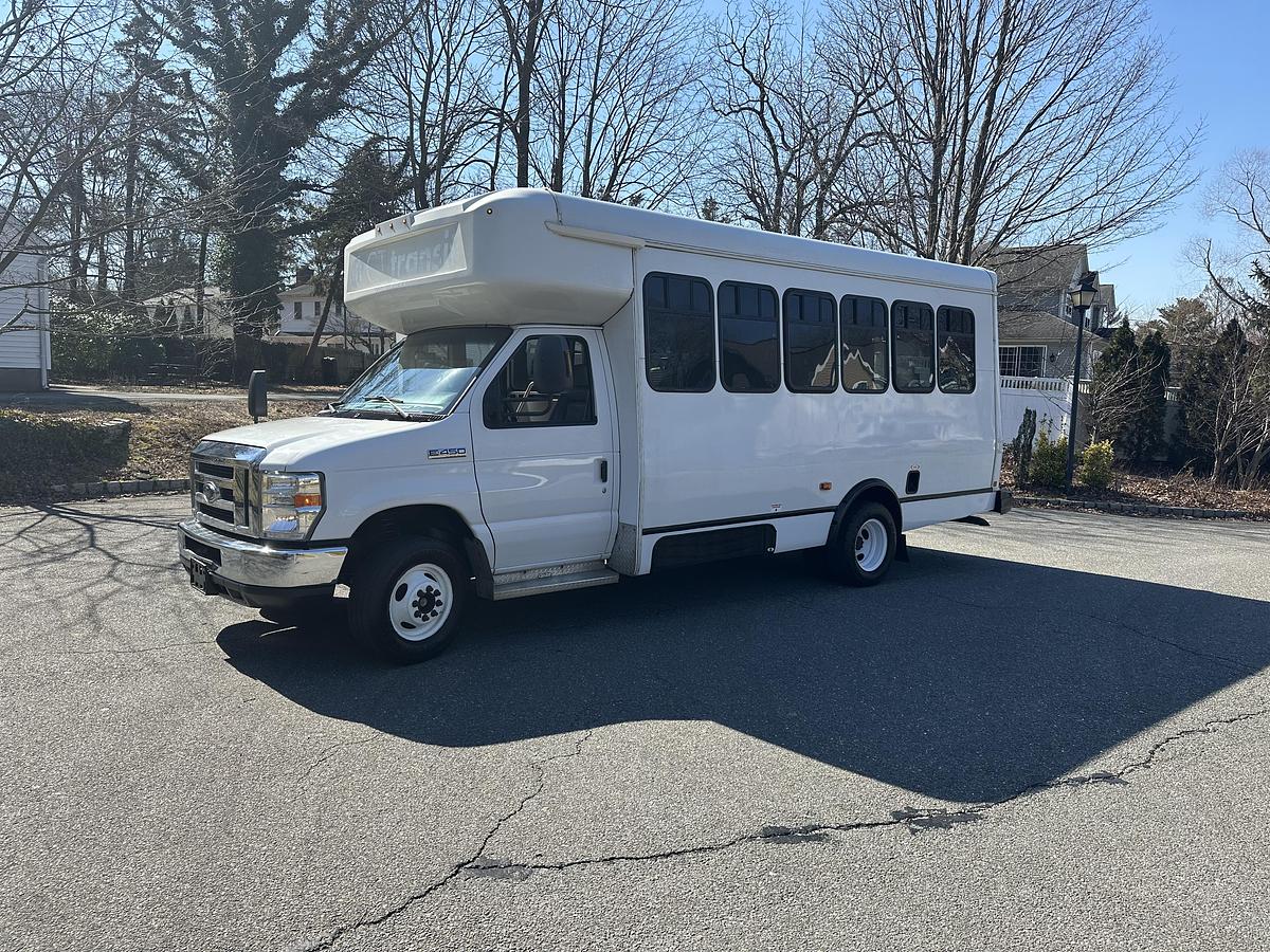 Refurbished 2017 Ford E-450