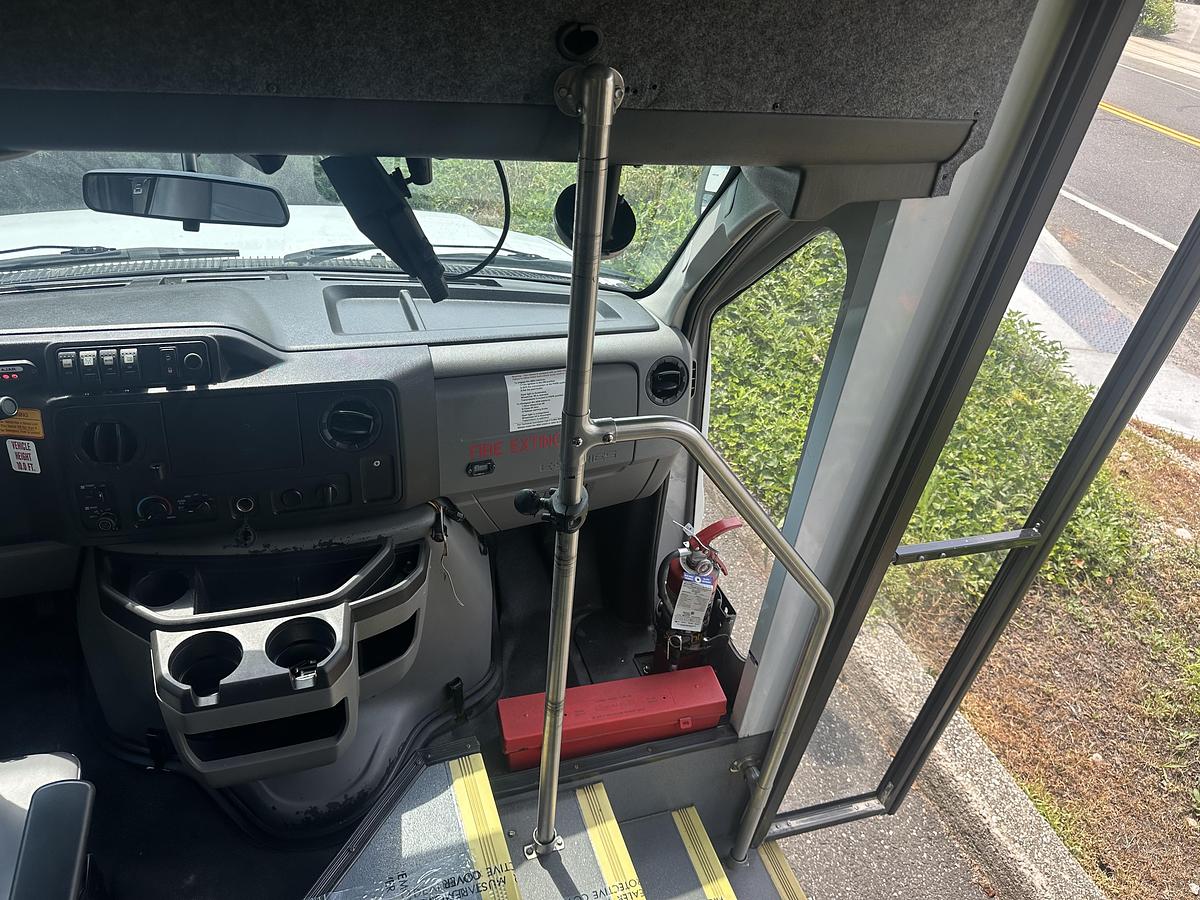 Refurbished 2017 Ford E-450