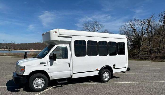 Refurbished 2013 Ford E-350 Non CDL 6/2 Wheelchair Shuttle Bus