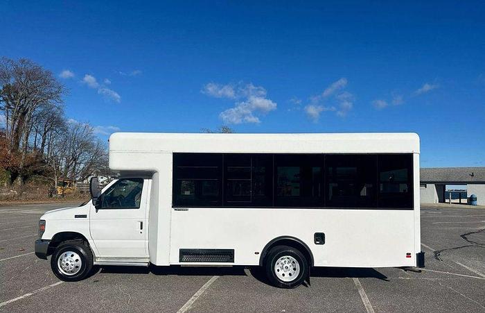 Refurbished 2016 FORD NON CDL AIRPORT SEATING 12/2 WHEELCHAIR SHUTTLE