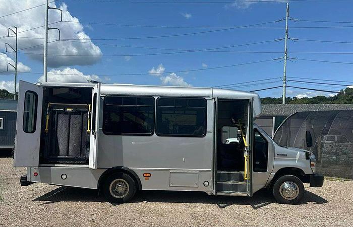 Refurbished 2017 Ford E450 NON CDL 14 / 2 WHEELCHAIR SHUTTLE BUS