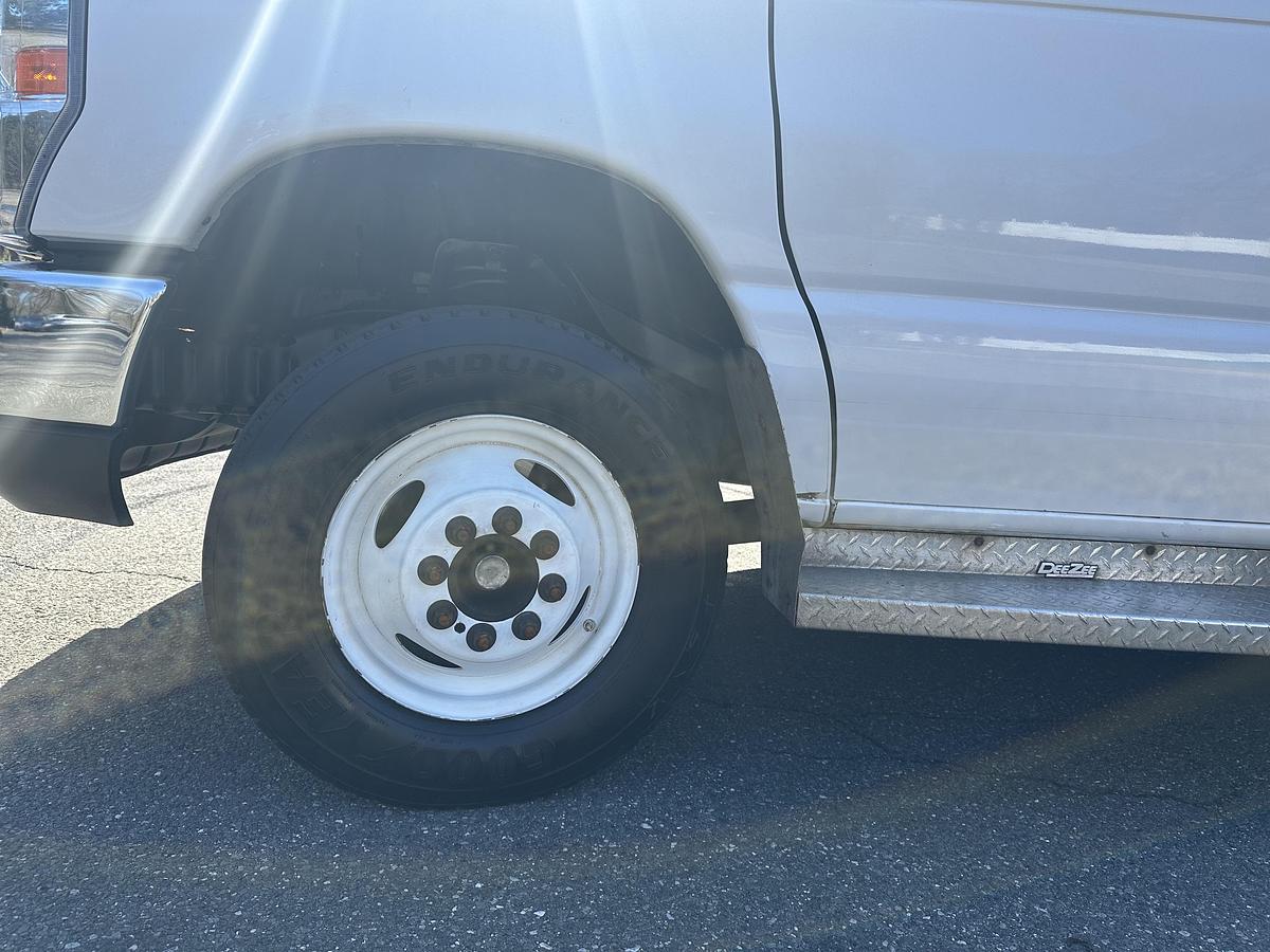 Refurbished 2017 Ford E-450