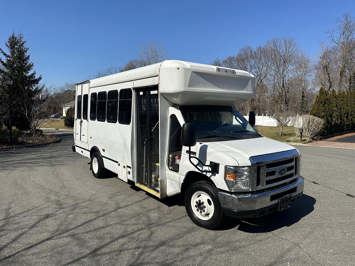 Refurbished 2017 Ford E-450