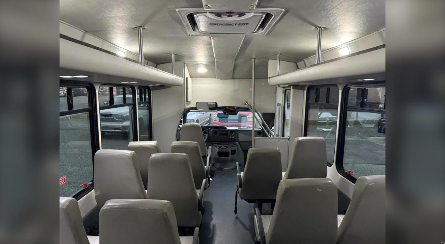 Reconditioned 2019 Ford E-350 StarCraft Non-CDL 14 Passenger Shuttle Bus