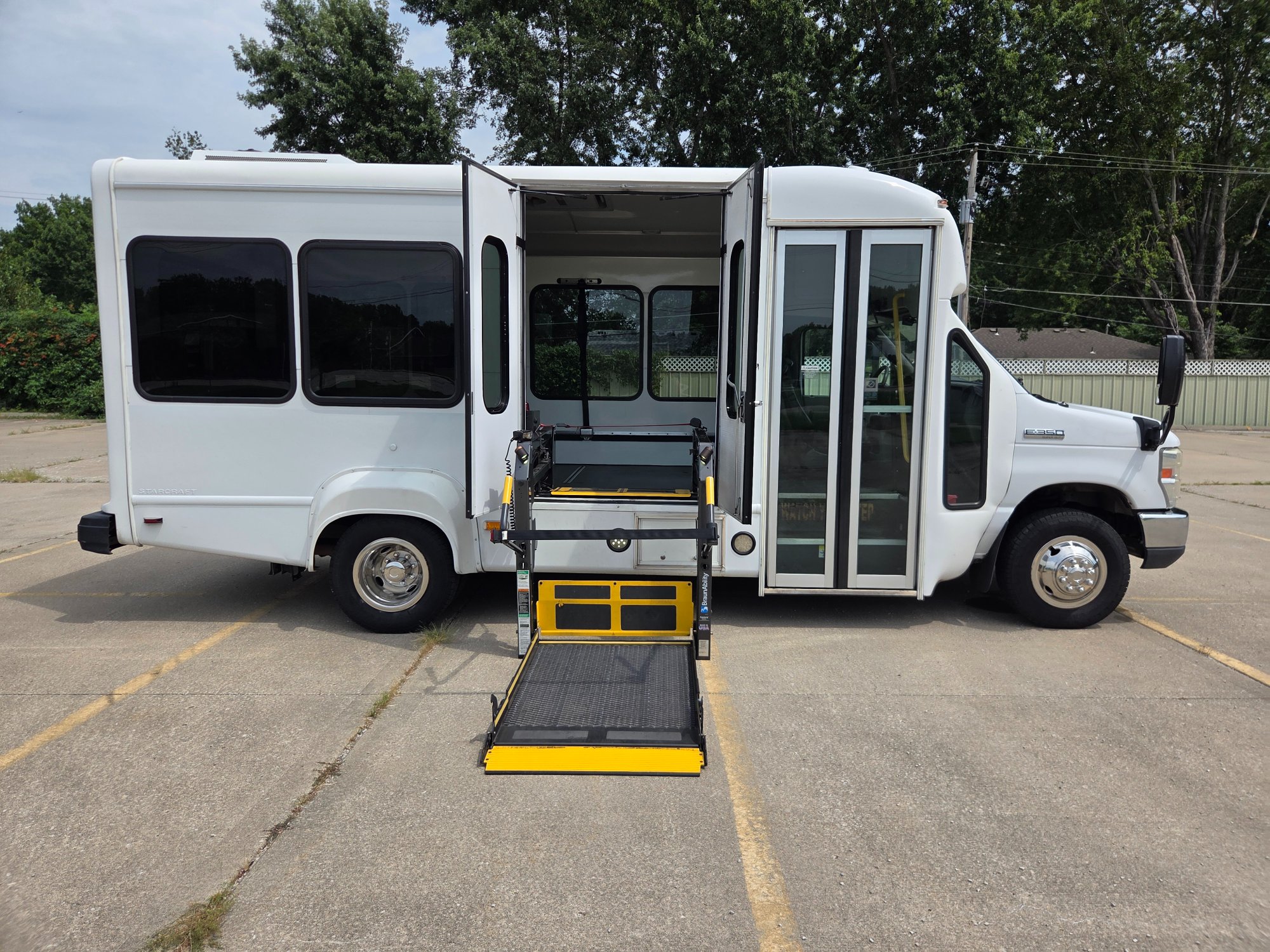 Used 2019 Ford E-350 StarCraft Non-CDL 7/2 Wheelchair Shuttle Bus