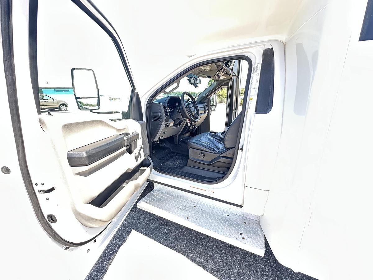 Refurbished 2018 Ford F550 Glaval Wheelchair Shuttle Bus 28 Passenger 2 Wheelchair