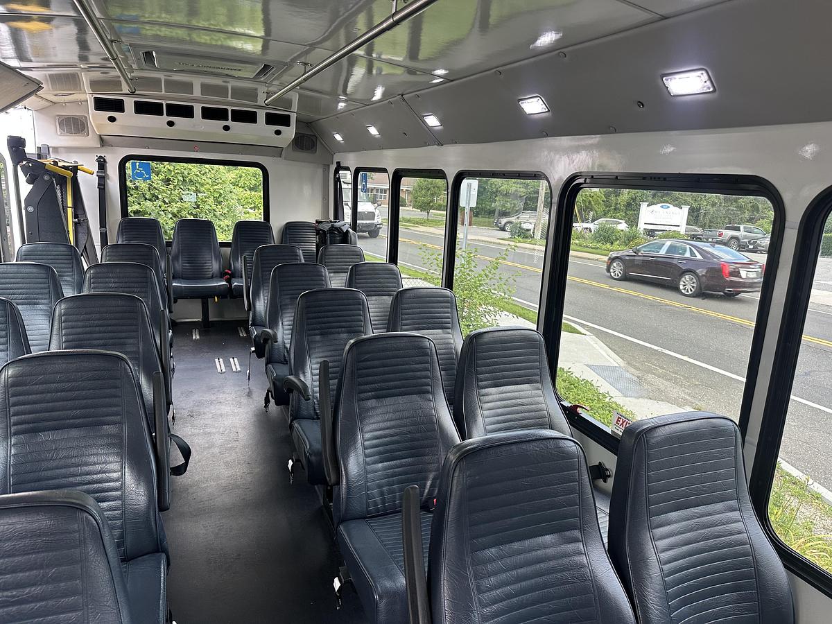Used 2015 Ford F550 25 Passenger 2 Wheelchair Shuttle Bus