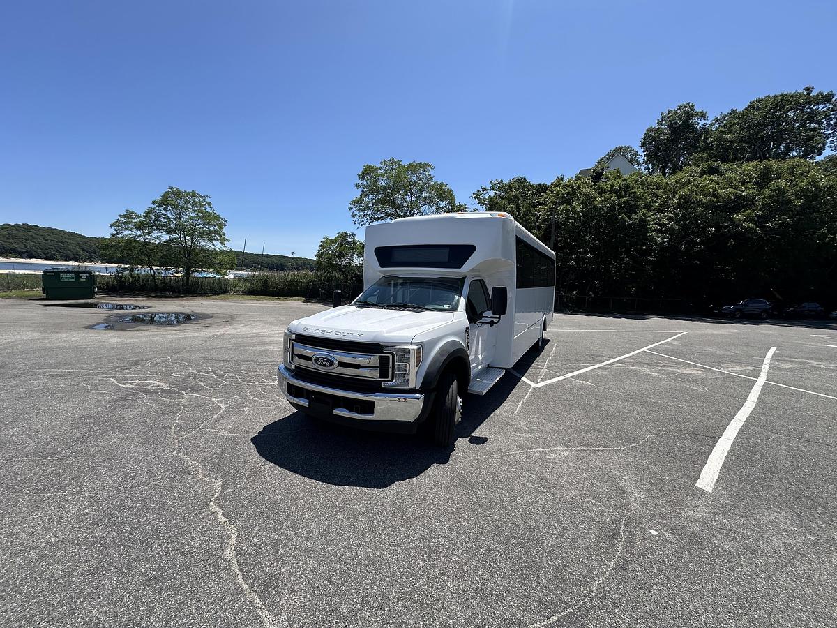 Refurbished 2018 Ford F550 Glaval Wheelchair Shuttle Bus 28 Passenger 2 Wheelchair
