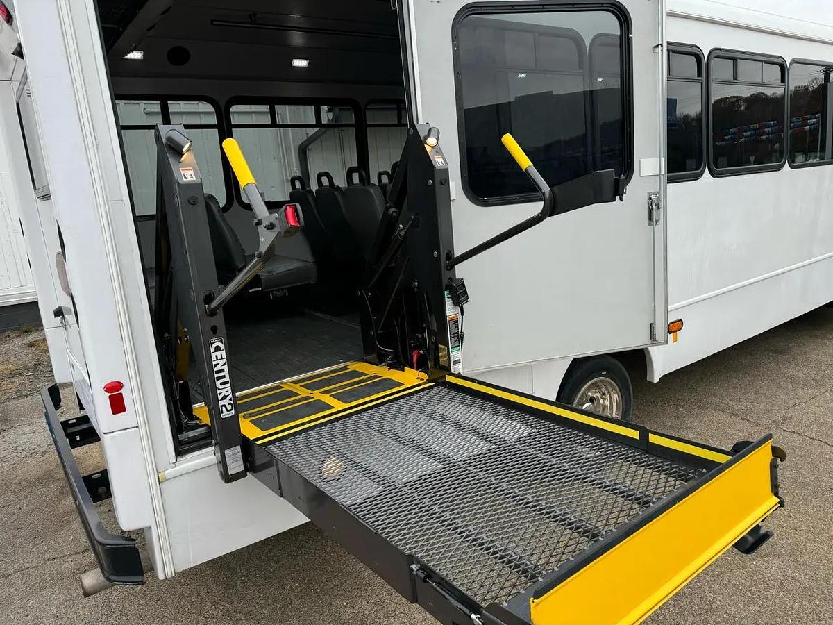Refurbished 2012 Ford F-550 Glaval Wheelchair Shuttle Bus 30/2