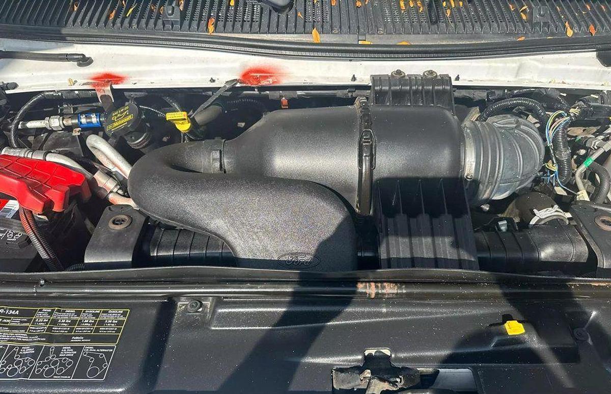 Refurbished 2015 Ford E-350 Non CDL 8/4 Wheelchair Shuttle Bus