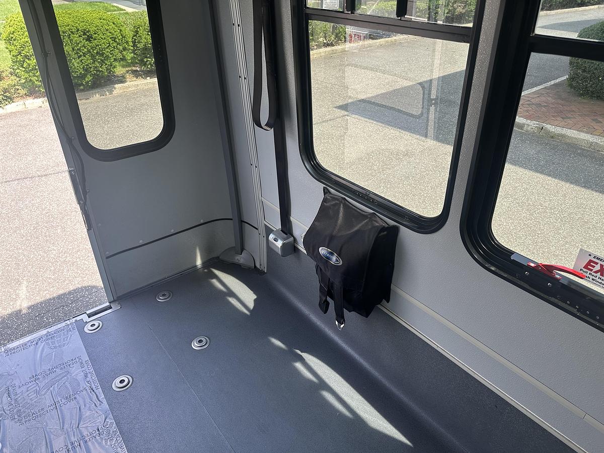 Refurbished 2017 Ford E-450