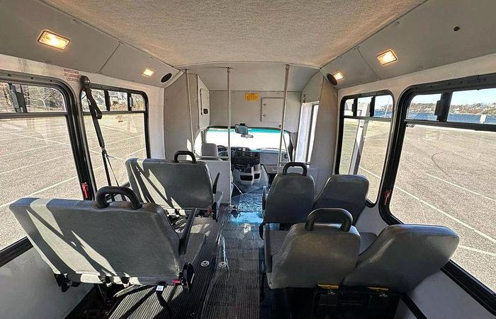 Used 2013 Ford E-350 Non CDL 8/4 Wheelchair Shuttle Bus