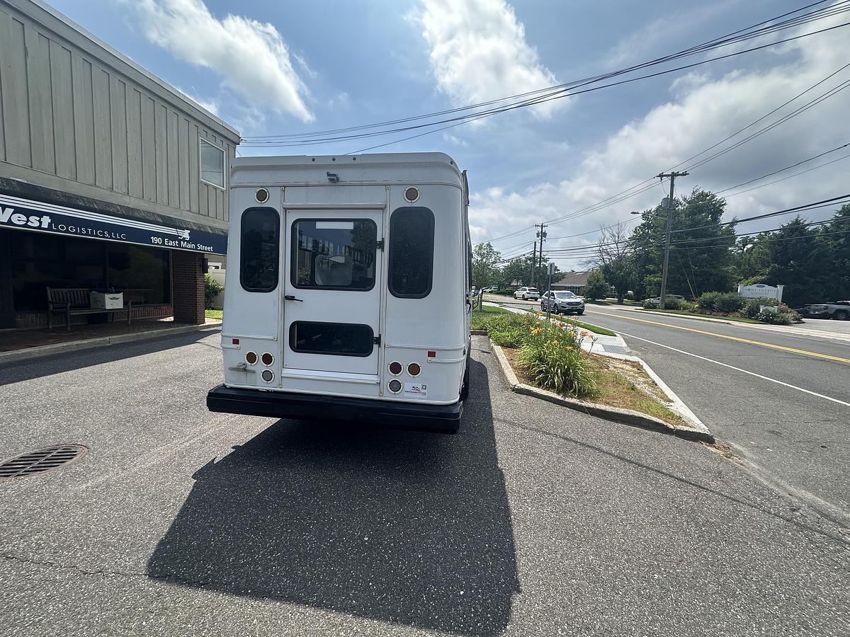 Refurbished 2017 Ford E-450