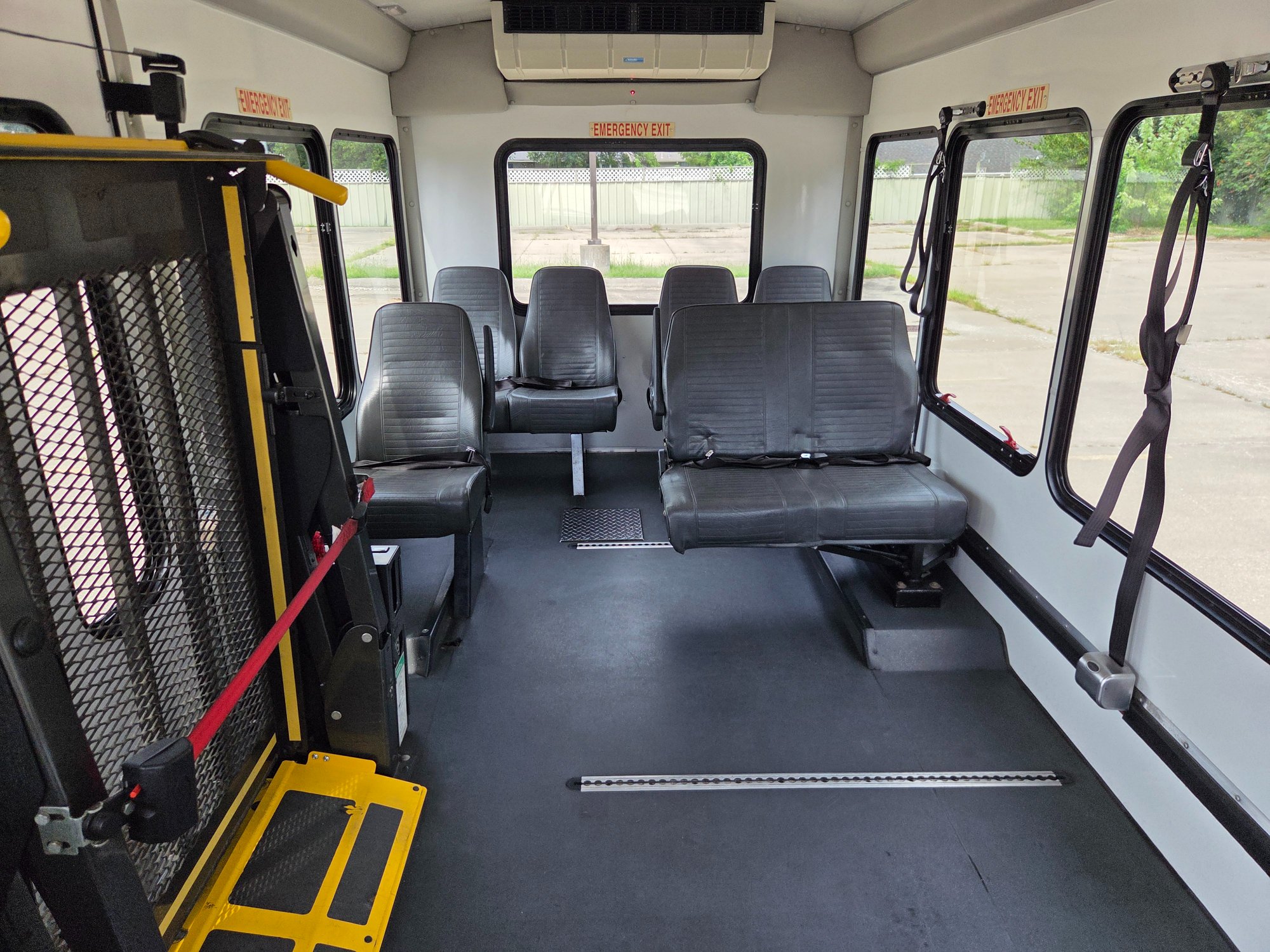 Used 2019 Ford E-350 StarCraft Non-CDL 7/2 Wheelchair Shuttle Bus