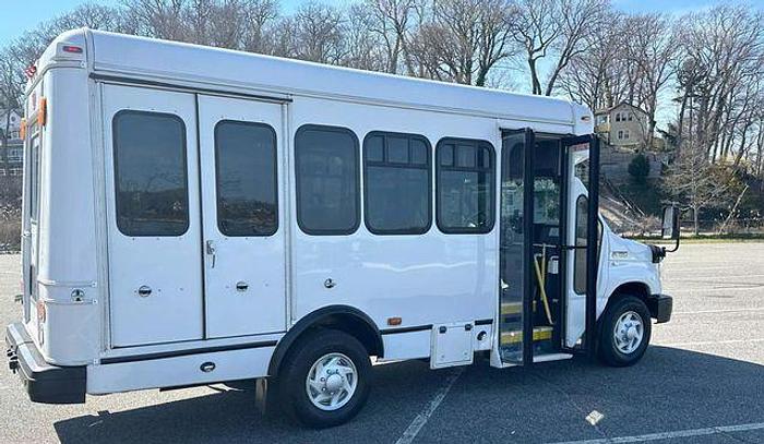 Refurbished 2013 Ford E-350 Non CDL 6/2 Wheelchair Shuttle Bus
