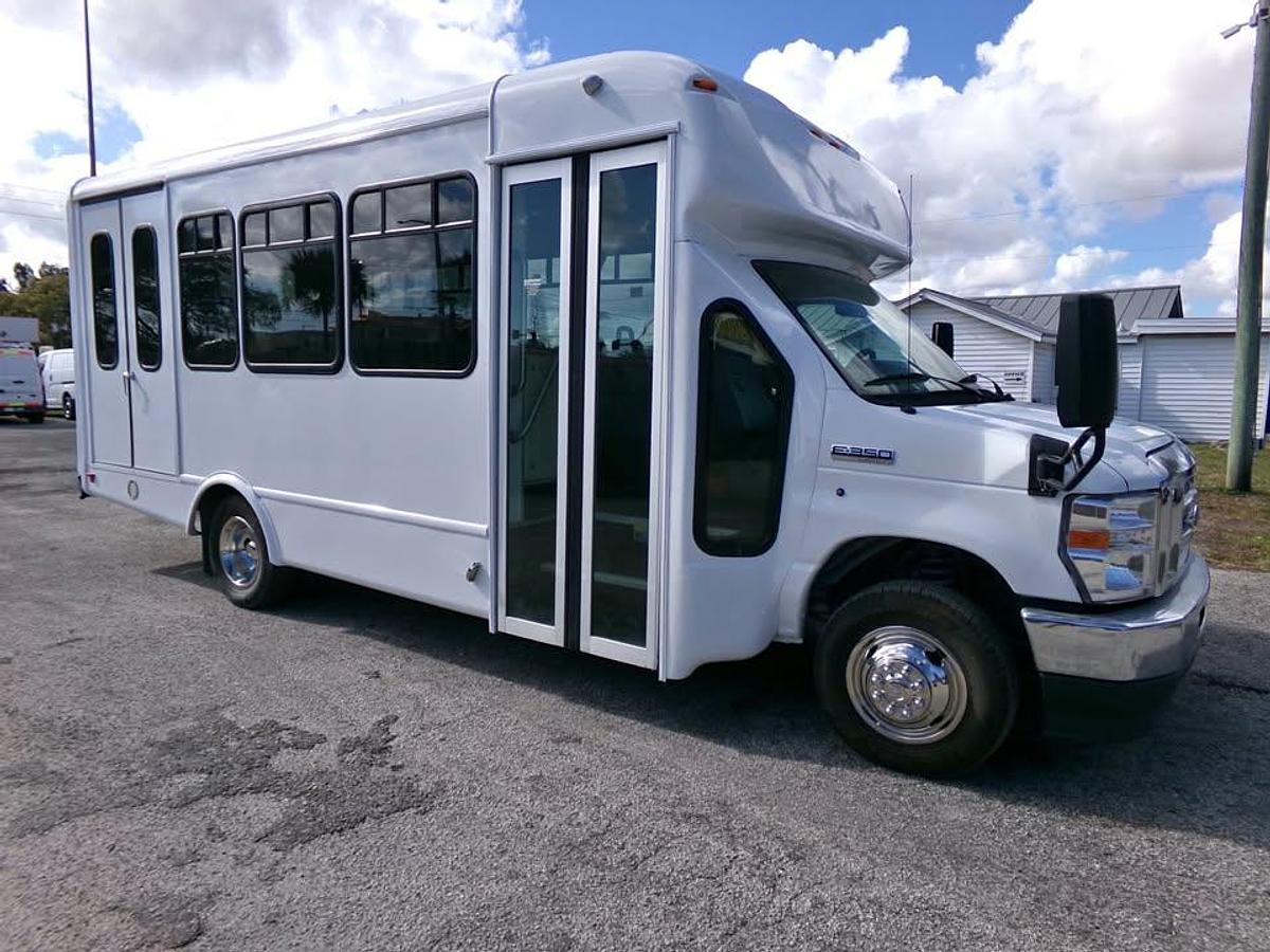 Used 2021 Ford E-450 NON CDL 14 / 2 WHEELCHAIR SHUTTLE BUS