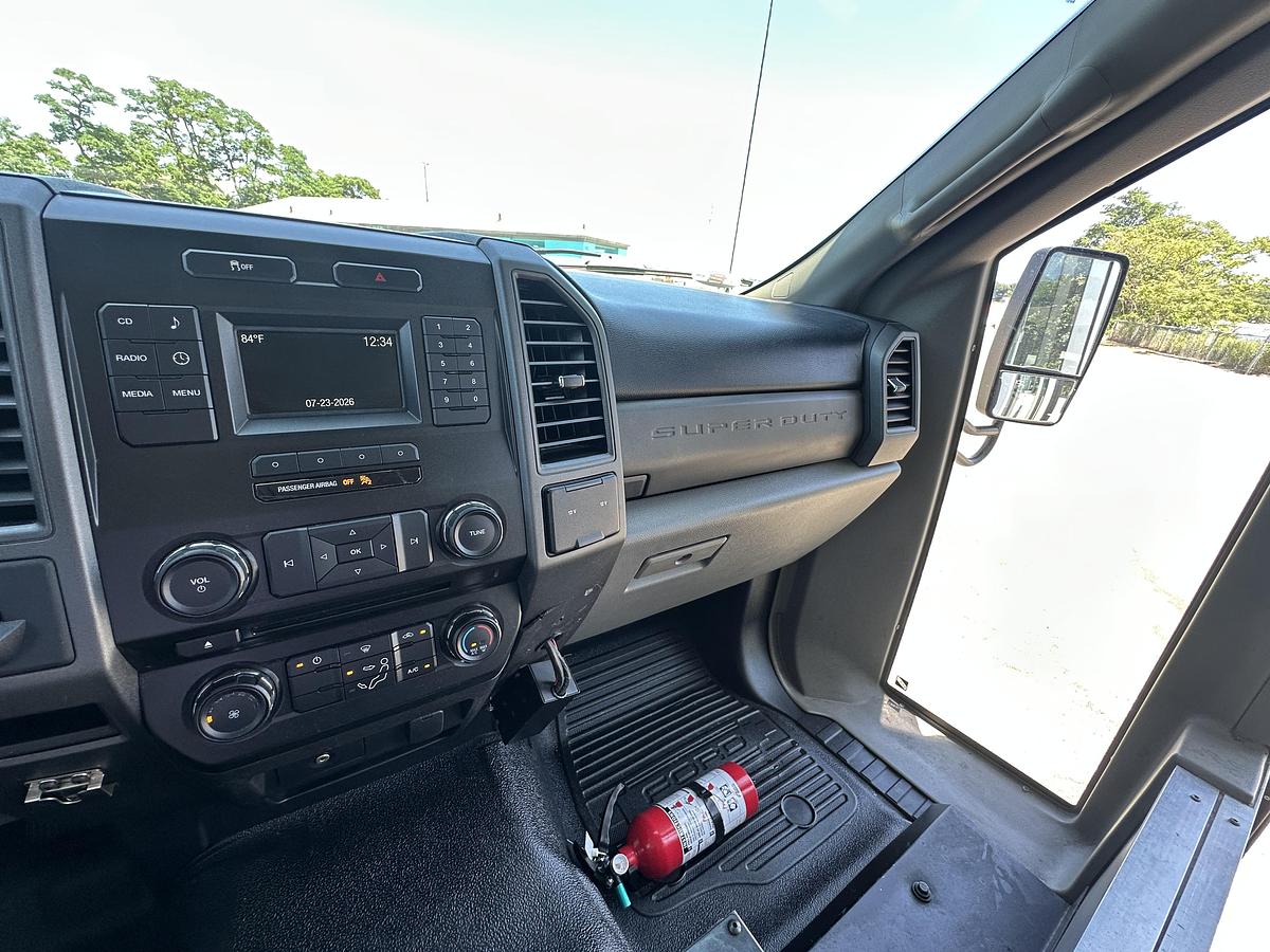 Refurbished 2018 Ford F550 Glaval Wheelchair Shuttle Bus 28 Passenger 2 Wheelchair