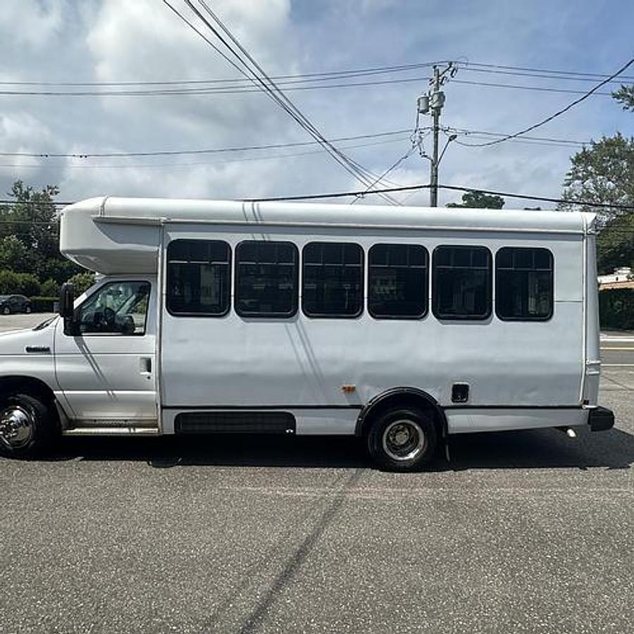 Refurbished 2017 Ford E-450 NON CDL 12 / 4 WHEELCHAIR SHUTTLE BUS