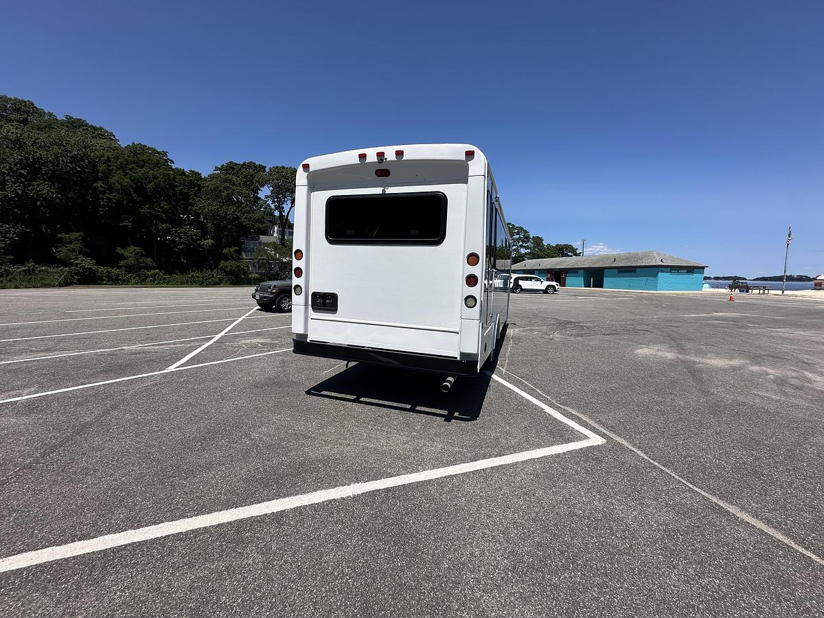 Refurbished 2018 Ford F550 Glaval Wheelchair Shuttle Bus 28 Passenger 2 Wheelchair