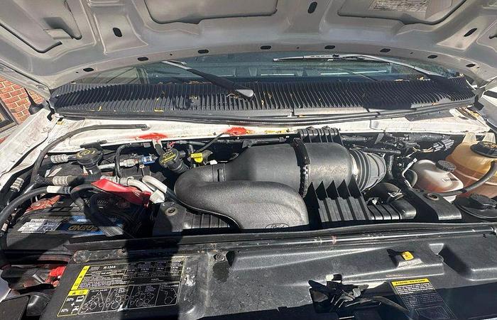 Used 2015 Ford E-350 Non CDL 8/4 Wheelchair Shuttle Bus