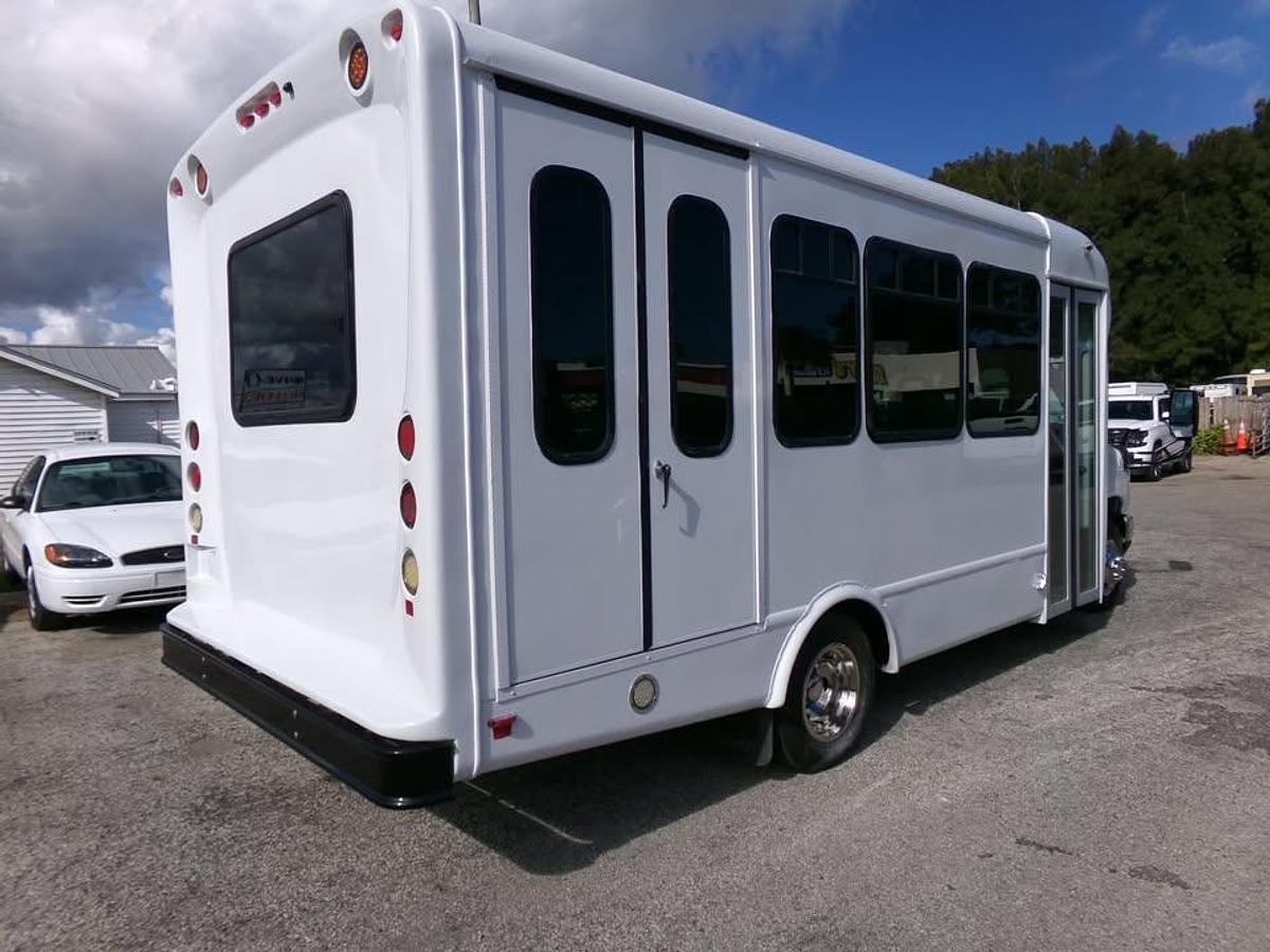 Used 2021 Ford E-450 NON CDL 14 / 2 WHEELCHAIR SHUTTLE BUS