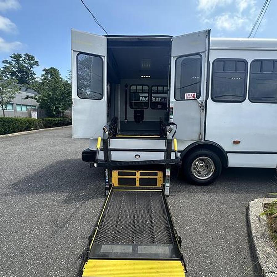 Refurbished 2017 Ford E-450 NON CDL 12 / 4 WHEELCHAIR SHUTTLE BUS