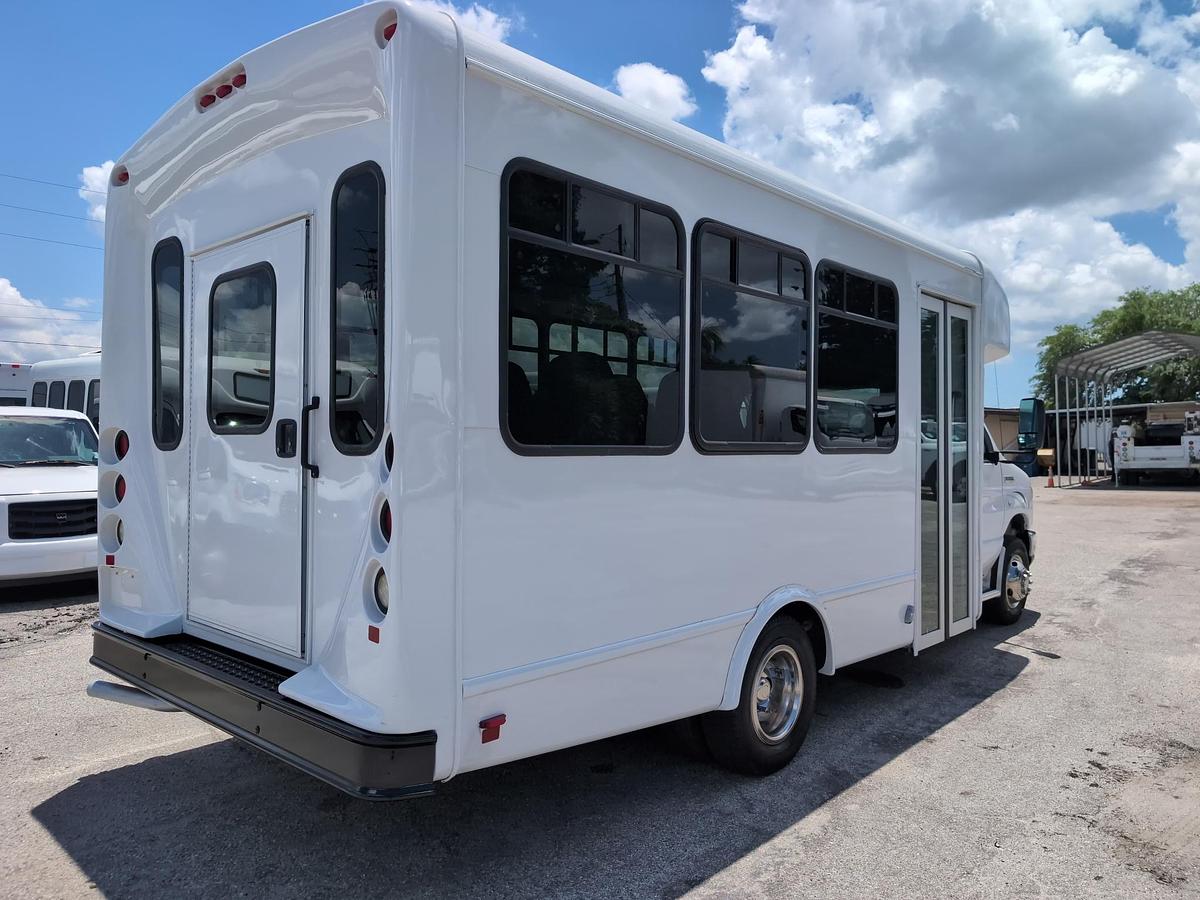 Refurbished 2017 Ford E-450 14 Passenger Shuttle Bus