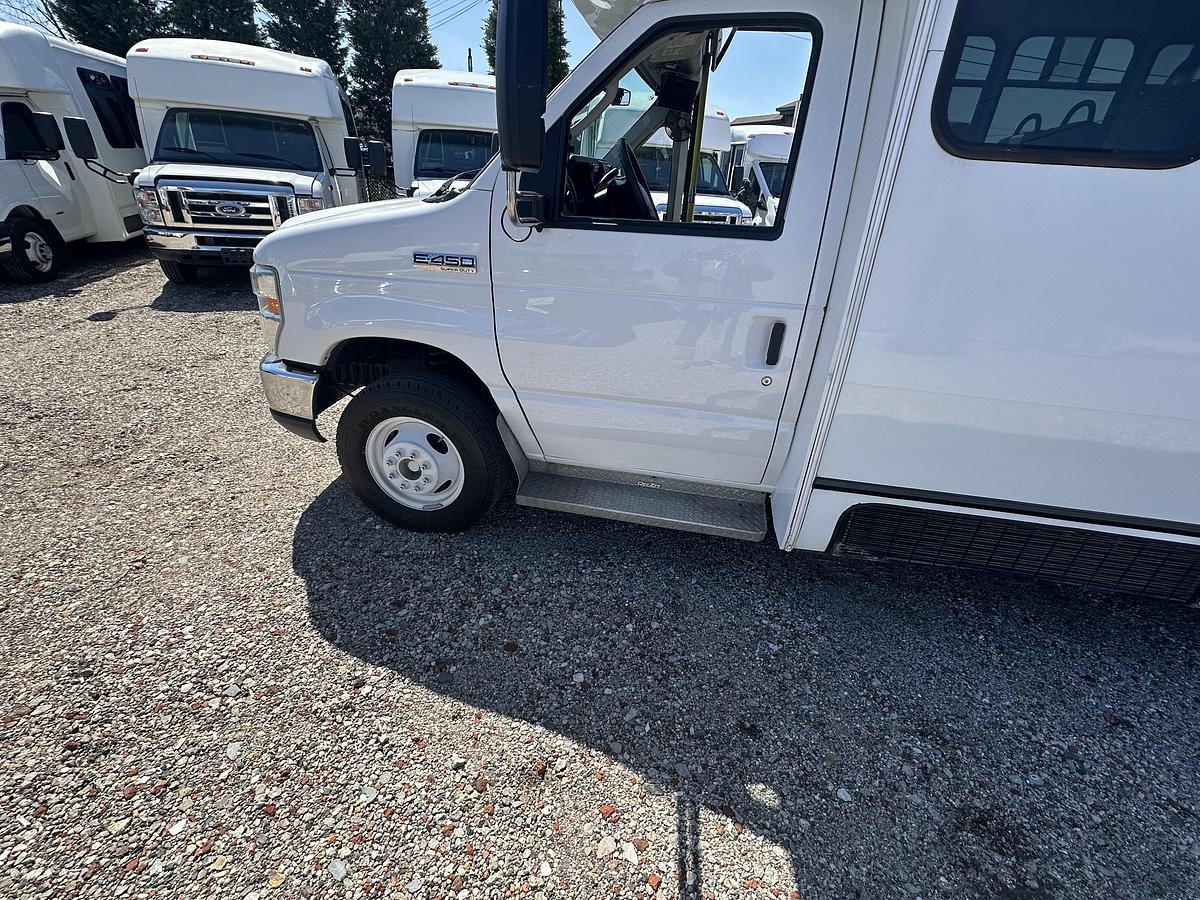 Refurbished 2017 Ford E-450
