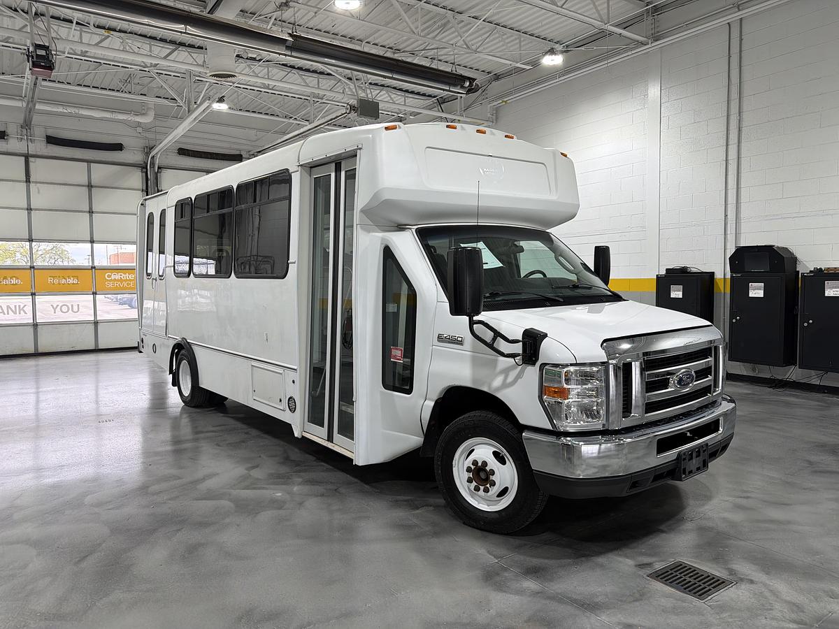 Used Ford E-450 16/6 Wheelchair Shuttle Bus