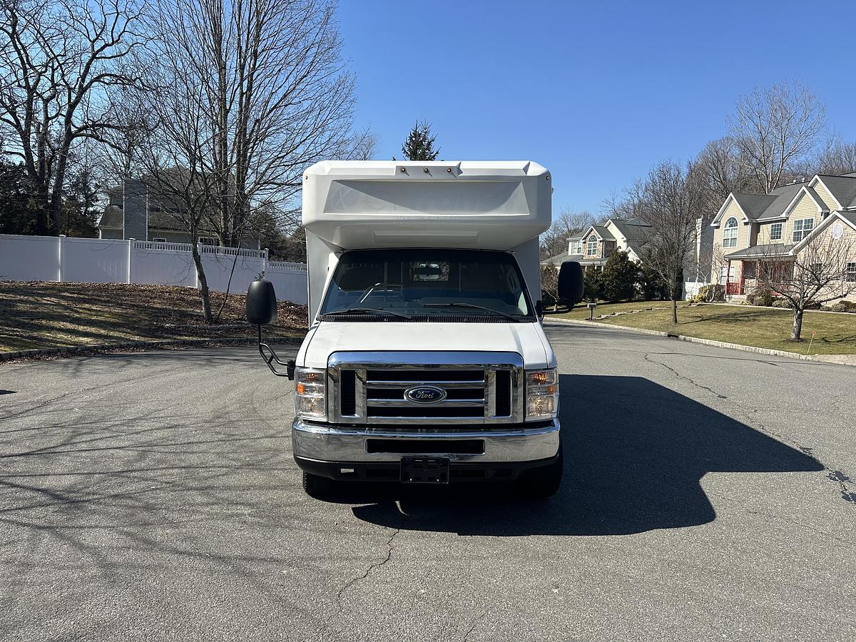Refurbished 2017 Ford E-450