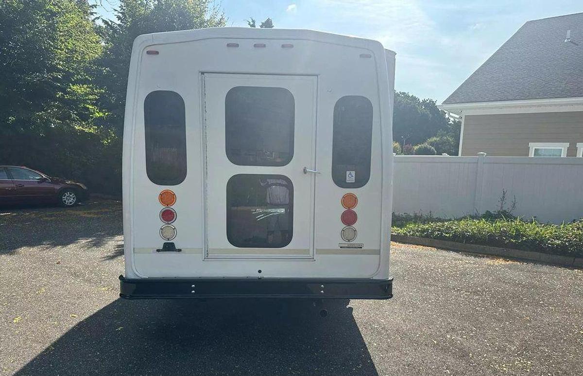 Refurbished 2015 Ford E-350 Non CDL 8/4 Wheelchair Shuttle Bus