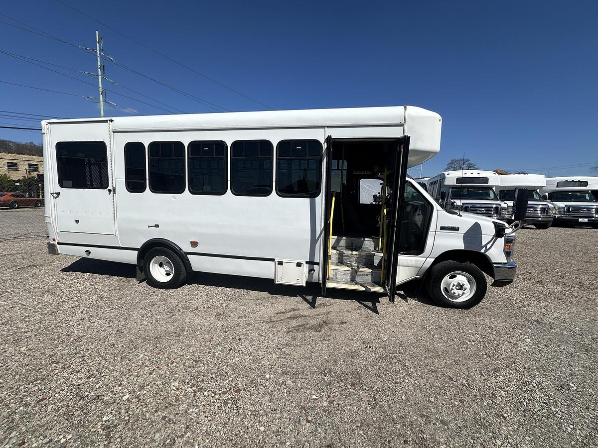 Refurbished 2017 Ford E-450