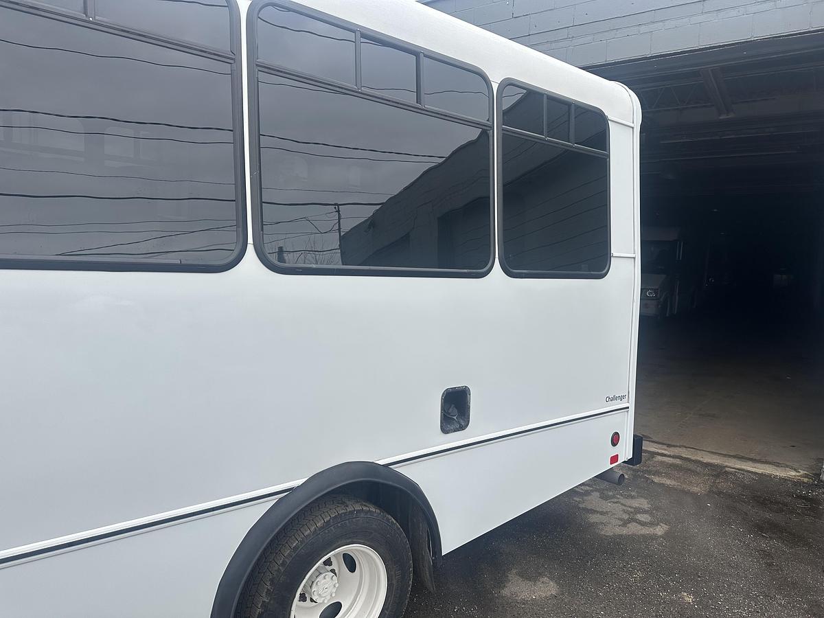 Used 2017 Ford E-450 19/7 Wheelchair Shuttle Bus