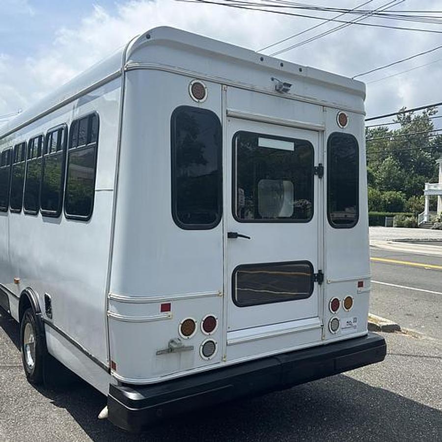 Refurbished 2017 Ford E-450 NON CDL 12 / 4 WHEELCHAIR SHUTTLE BUS