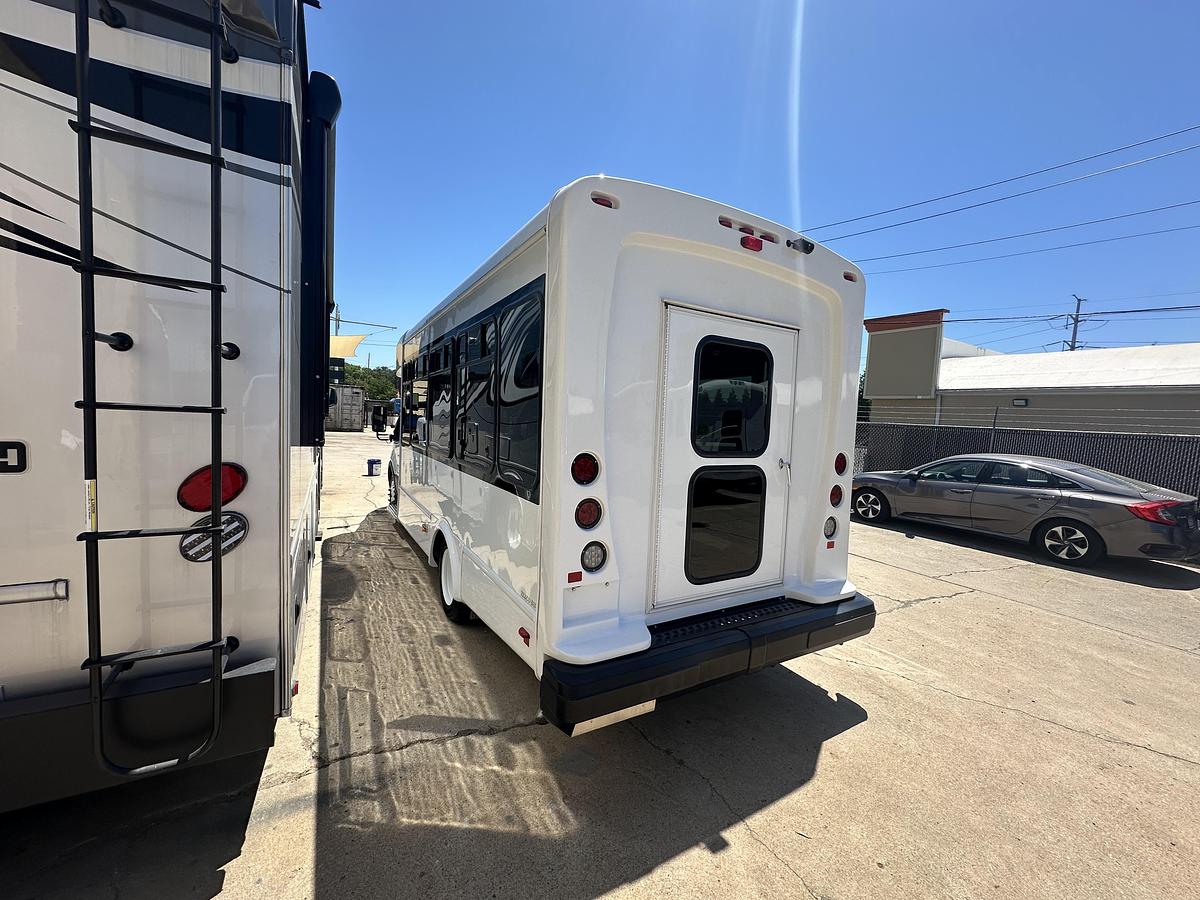 Refurbished 2020 FORD Transit 8/4