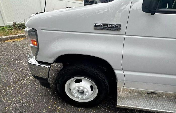 Refurbished 2021 Ford E-350 Non CDL 13/1 Wheelchair Shuttle Bus W/LUGGAGE