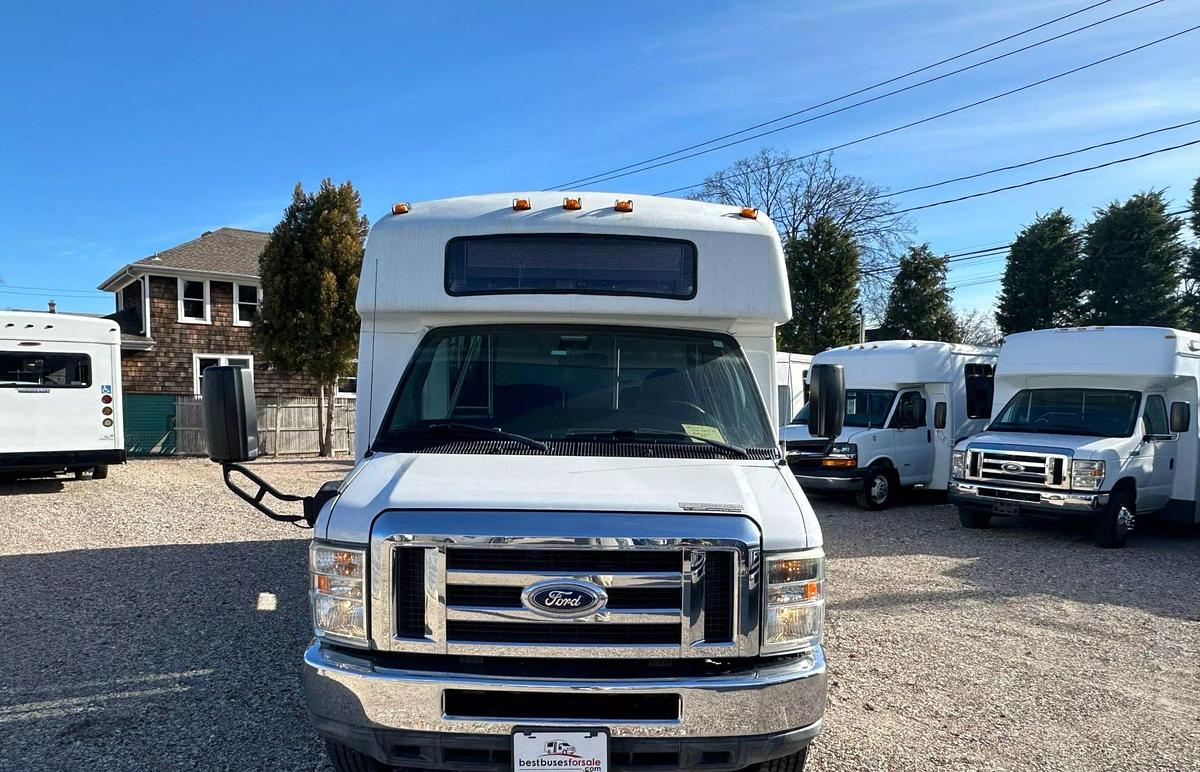 Refurbished 2012 Ford E-450 Non-CDL Shuttle Bus β 14 Pass with Luggage