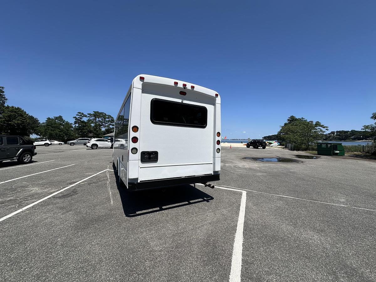 Refurbished 2018 Ford F550 Glaval Wheelchair Shuttle Bus 28 Passenger 2 Wheelchair