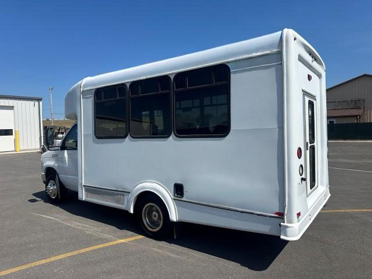 Refurbished 2017 Ford E-450 14 Passenger Shuttle Bus