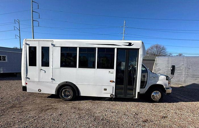 Refurbished 2016 Ford E-450 NON CDL 12/4 WHEELCHAIR SHUTTLE BUS