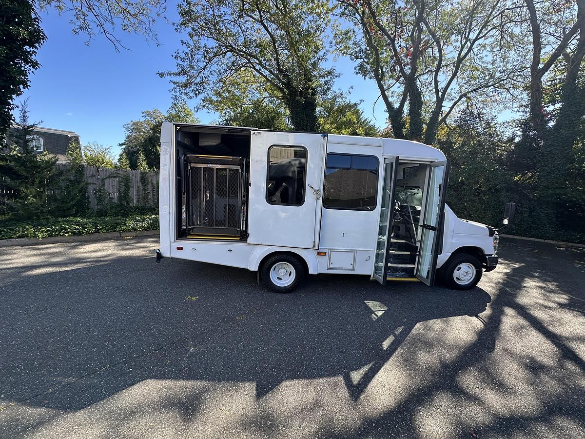 Refurbished 2016 Ford E-350 Non CDL Wheelchair Shuttle Bus