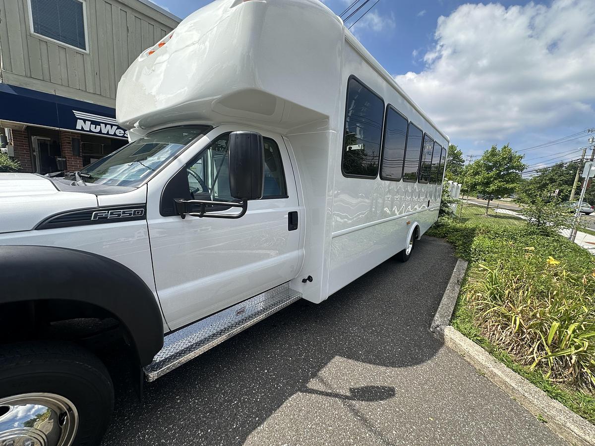 Used 2015 Ford F550 25 Passenger 2 Wheelchair Shuttle Bus
